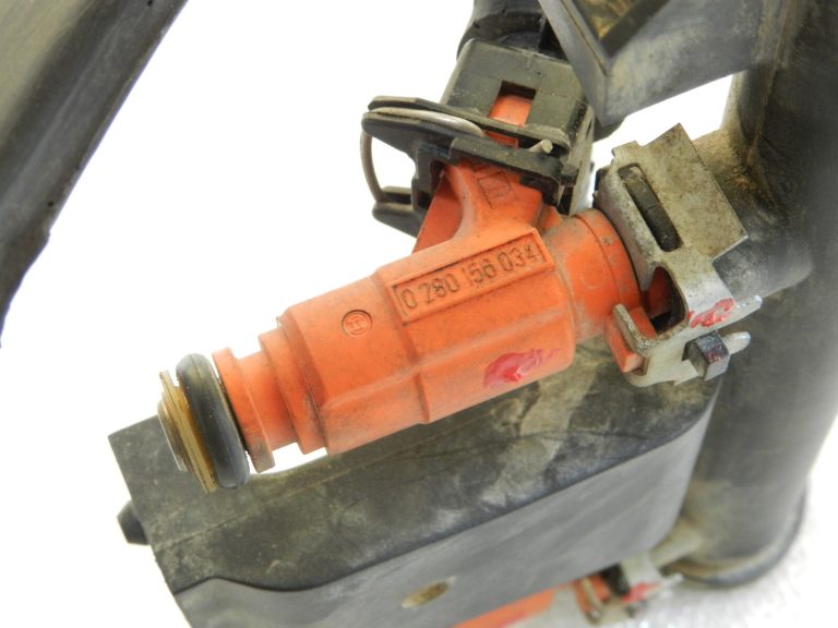 Citroen Peugeot 1.6i 16V 81KW Inžektoru sliede ar inžektoriem 9650764780