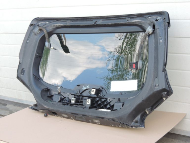 Ford Kuga I bagāžnieka nodalījuma vāka augšējās daļas krāsa – Jūras pelēks metālika – H8