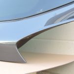Ford Kuga I bagāžnieka nodalījuma vāka augšējās daļas krāsa – Jūras pelēks metālika – H8