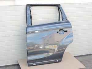 Ford Kuga I Aizmugurējās kreisās durvis Aizmugurējās kreisās durvis - Krāsa - Jūras pelēka metālika - H8