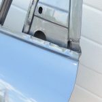 Ford Kuga I Aizmugurējās kreisās durvis Aizmugurējās kreisās durvis – Krāsa – Jūras pelēka metālika – H8