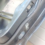 Ford Kuga I Aizmugurējās kreisās durvis Aizmugurējās kreisās durvis – Krāsa – Jūras pelēka metālika – H8