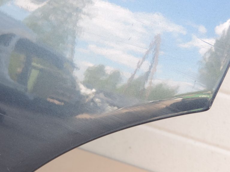 Ford Kuga I Aizmugurējās kreisās durvis Aizmugurējās kreisās durvis – Krāsa – Jūras pelēka metālika – H8