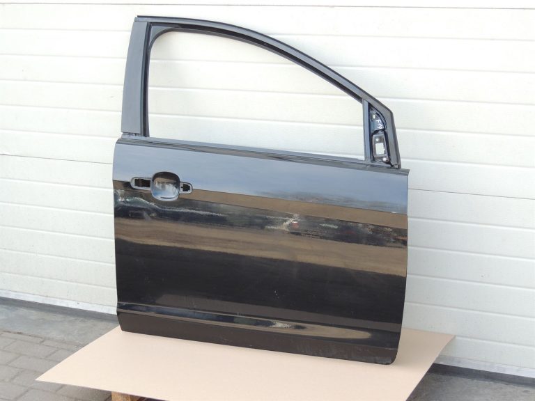 Ford Focus II Facelift Priekšējo durvju labo durvju labo durvju krāsa – F3 – Panther Black