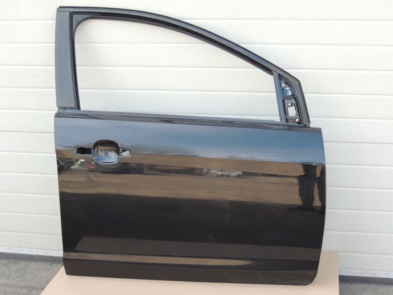 Ford Focus II Facelift Priekšējo durvju labo durvju labo durvju krāsa – F3 – Panther Black