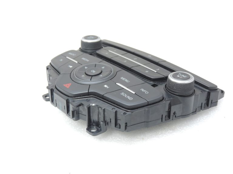 Ford Focus III radio vadības paneļa slēdža pārsega pārslēgs F1ET-18K811-AD