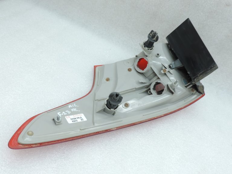 Oriģinālais Focus III kombi Facelift ārējais aizmugurējais kreisais lukturis DEFECTIVE♥ F1EB-13405-DB