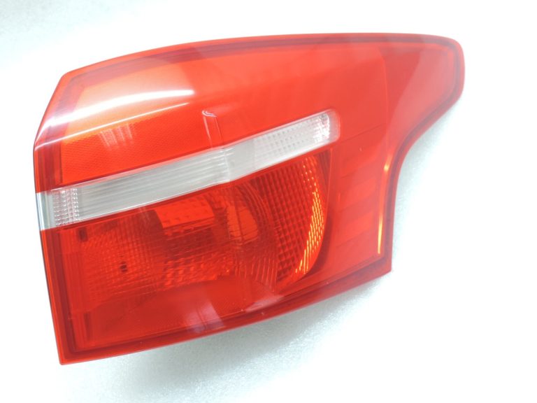 Oriģināls Focus III kombi Facelift ārējais aizmugurējais lukturis labajā pusē F1EB-13404-DB 203312