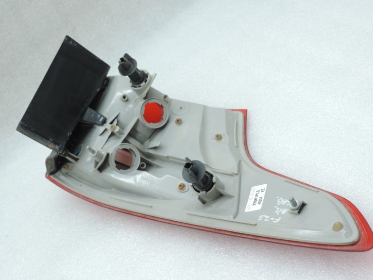 Oriģināls Focus III kombi Facelift ārējais aizmugurējais lukturis labajā pusē F1EB-13404-DB 203312