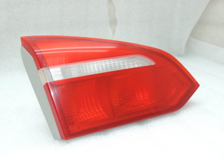 Oriģināls Focus III kombi Facelift aizmugurējais lukturis kreisais F1EB-13A603-BA 1868299