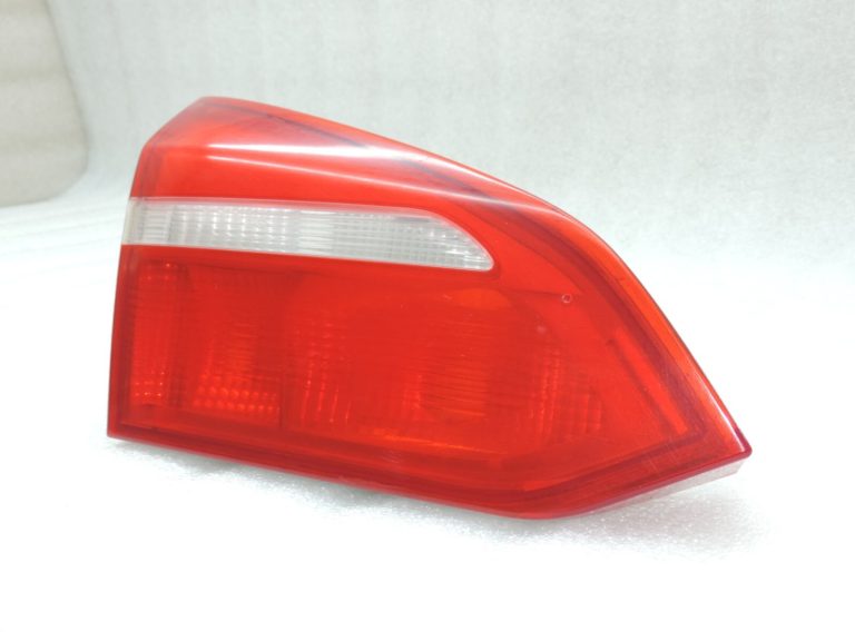 Oriģināls Focus III kombi Facelift aizmugurējais lukturis kreisais F1EB-13A603-BA 1868299