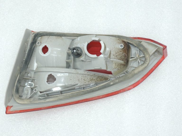 Oriģināls Focus III kombi Facelift aizmugurējais lukturis kreisais F1EB-13A603-BA 1868299