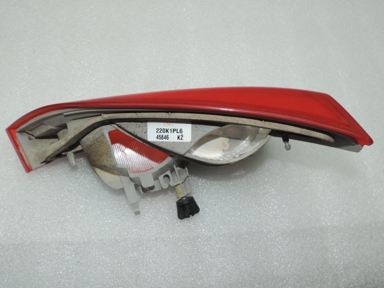 Oriģināls Focus III kombi Facelift aizmugurējais lukturis kreisais F1EB-13A603-BA 1868299