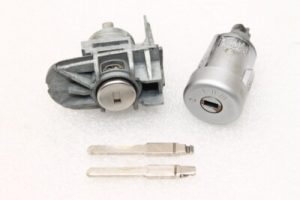 Ford Focus III 2x ключ зажигания замок двери замок комплект AM5A-R22050-DK