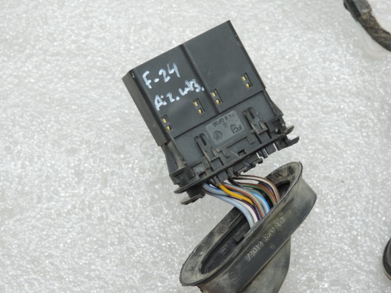 Oriģinālā Ford Ranger TKE aizmugurējo durvju instalācija EB3T-14240-SE, EB3T14240SE