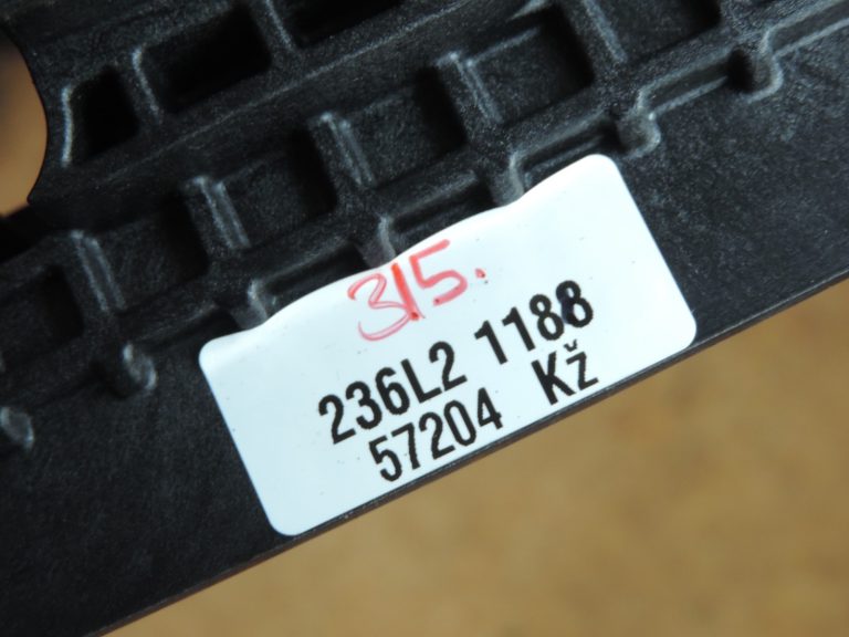 Oriģināls Ford Ranger TKE 6 pakāpju manuālās pārnesumkārbas apturēšanas sviras montāžas plāksnes kronšteins