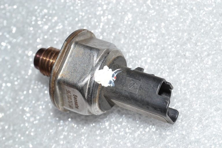 Ford Focus III 1.6 TDCi Peugeot Volvo Iesmidzināšanas sliedes spiediena sensors 9670076780
