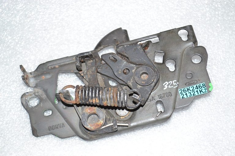 Ford Focus III oriģinālā motora pārsega slēdzene BM5A-16700-BG