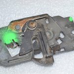 Ford Focus III oriģinālā motora pārsega slēdzene BM5A-16700-BG