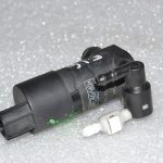 Ford Focus III oriģinālais stikla tīrītāju ūdens sūknis priekšējā stikla mazgāšanas sūknis BV61-17K624-BA