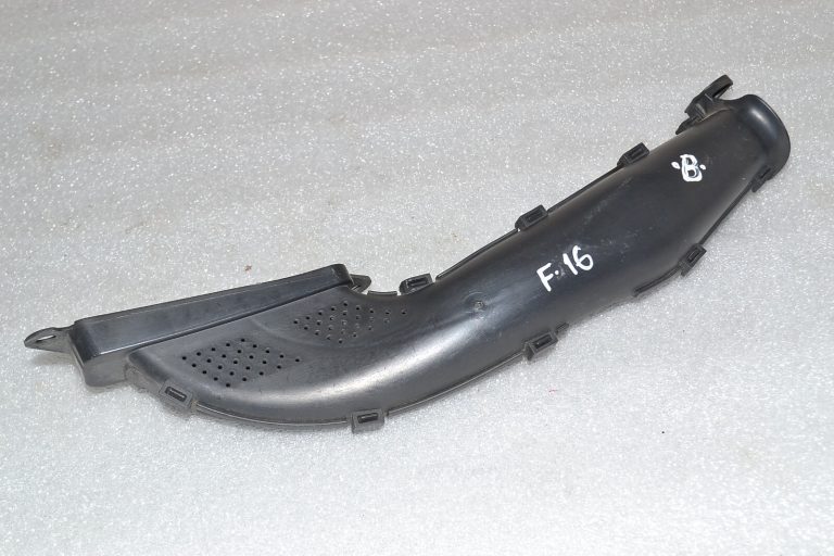 Ford Focus III 1.6 TDCi gaisa ieplūdes caurule ieplūdes šļūtene ieplūdes caurule AV61-9E635-BC