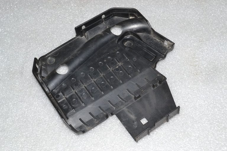 Ford Focus III 1.6 TDCi akumulatora sadalītāja drošinātāju kārba AV6T-14A067-BB