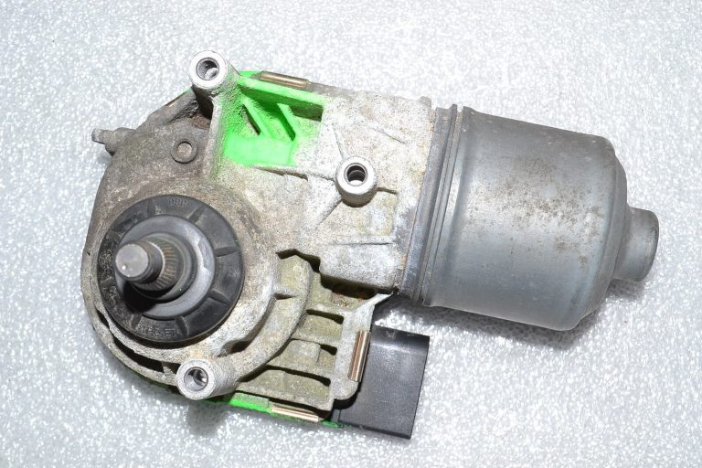 Ford Focus III OE Vējstikla tīrītāja motors Tīrītāja motors priekšējā labajā pusē BM51-17504-BG