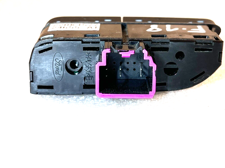 Ford Focus III aizmugurējā stikla apsildes slēdzis am5t18k574ab