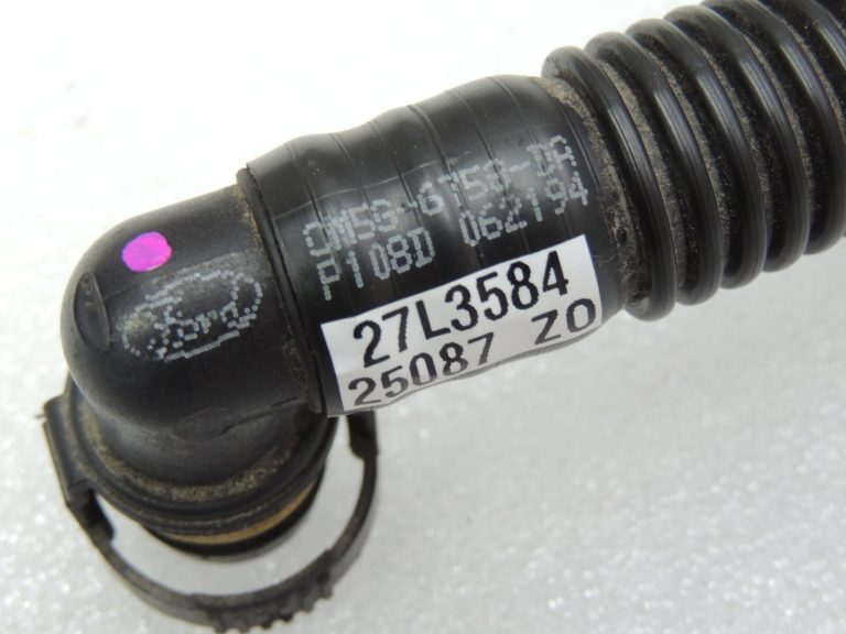 Ford Focus III 1.0i eļļas padeves caurules 1866255 CM5G-6758-DA CM5G6758DA CM5G6758DA