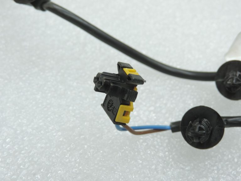 Ford Focus III jumta drošības spilvena drošības moduļa vadu instalācija 1874335 F1ET-14K155-CB