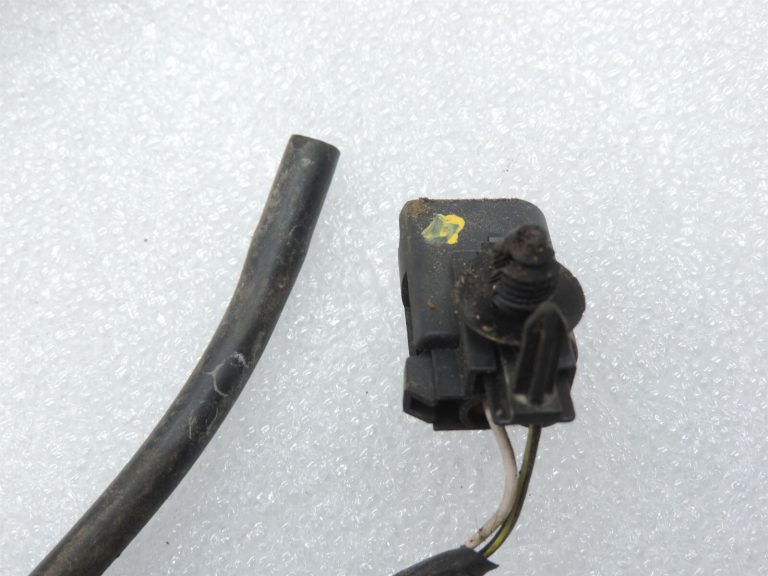 Ford Focus III vējstikla mazgāšanas sistēmas sildītāja vadu instalācija 2210499 F1ET-14297-AE