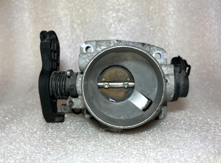 Ford Fiesta droseļdzinēja korpuss 2s6u9e926ce