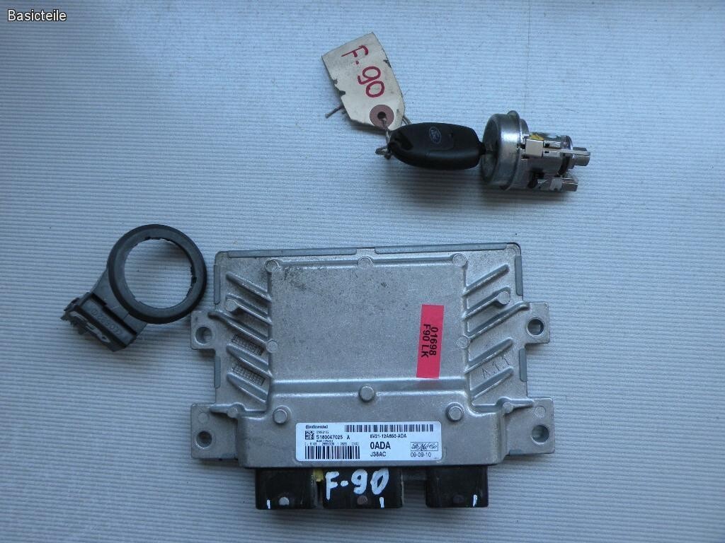 Ford Fiesta VII (JA8) Блок управления двигателем ECU 1543041 1543945 1699827 1836211