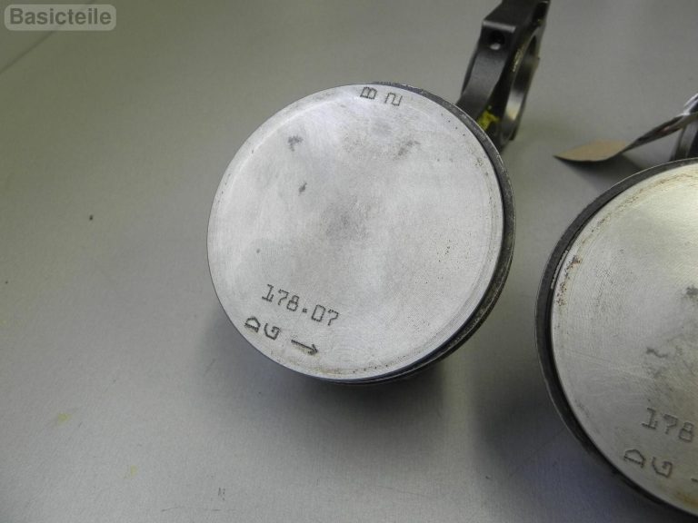 Oriģinālie 4x virzuļi ar stieņiem Ford Mondeo IV 2.0i 145 PS ADBA C20HDEA SATZ