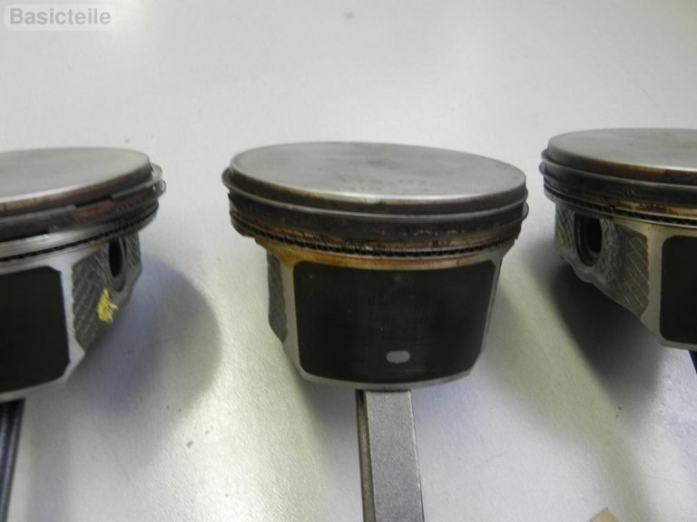 Oriģinālie 4x virzuļi ar stieņiem Ford Mondeo IV 2.0i 145 PS ADBA C20HDEA SATZ