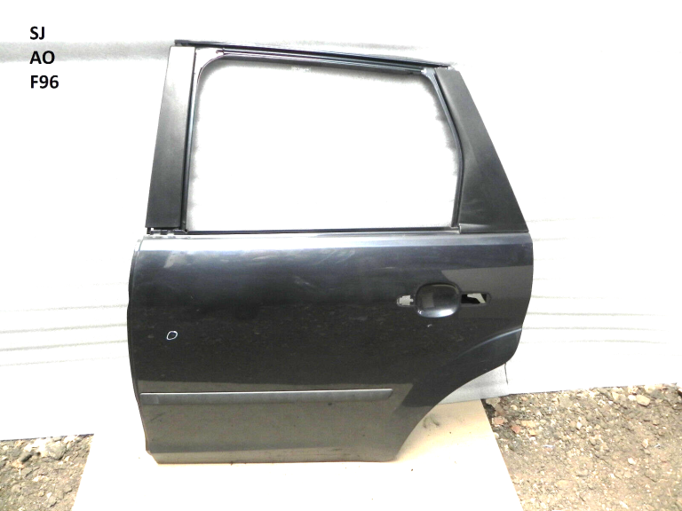 Ford Focus II Kombi aizmugurējās kreisās durvis Aizmugurējās kreisās durvis krāsotas H3