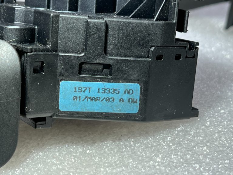 Indikatoru kombinētais slēdzis Ford Fiesta JH1/JD3 Fusion Monde 1S7T13335AE 1142542