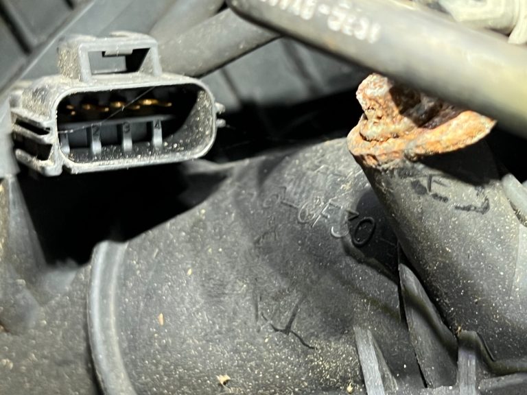 Ieplūdes kolektors Ieplūdes kolektors Ford Mondeo 1.8 2.0 Mazda 6 GG/GY