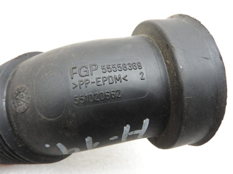 Opel Astra H 1.6iT 1.7TD 1.9TD Gaisa filtra ieplūdes šļūtenes savienojuma caurule 55558369