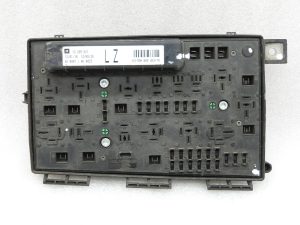 UEC priekšējā drošinātāju kārba Opel Astra H Zafira B 13285621 LZ