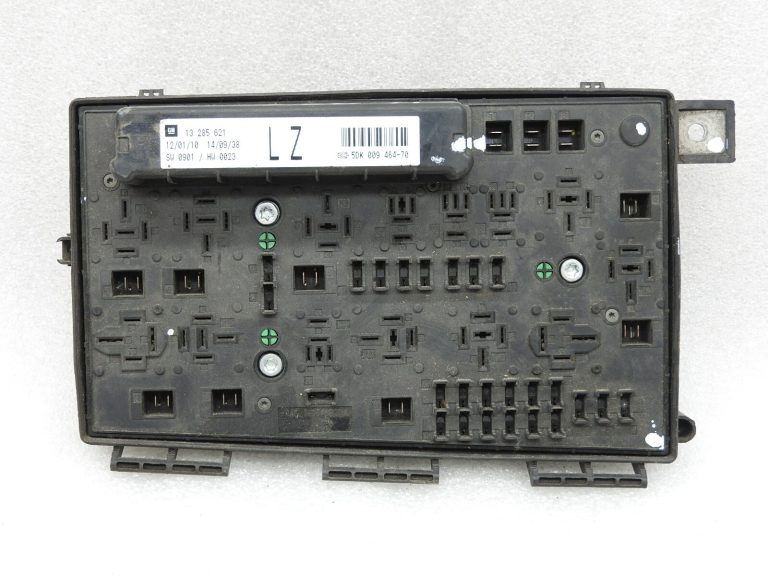 UEC priekšējā drošinātāju kārba Opel Astra H Zafira B 13285621 LZ