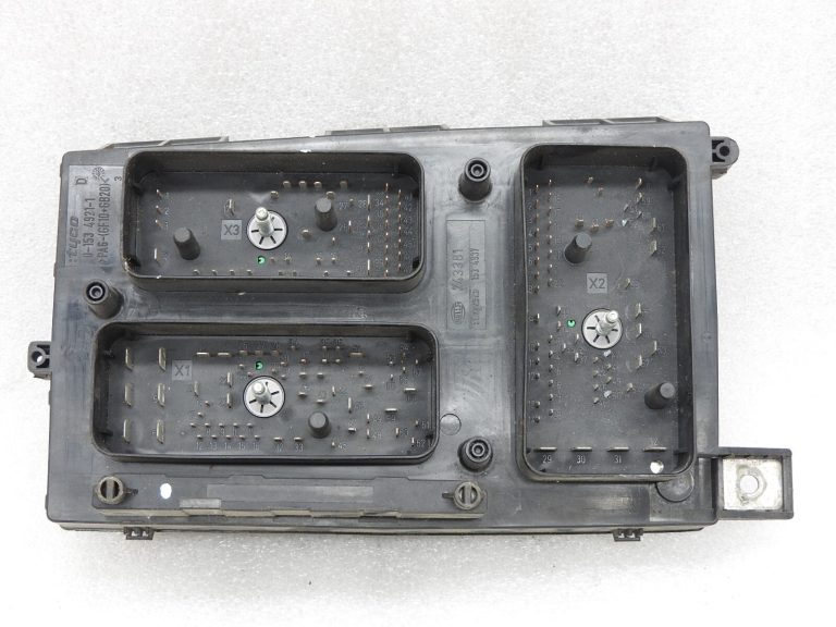 UEC priekšējā drošinātāju kārba Opel Astra H Zafira B 13285621 LZ