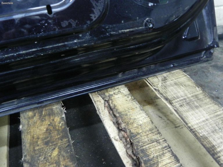 Opel Astra H Caravan Aizmugurējās kreisās durvis safīra melnas 20R / 2HU, GBG