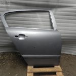 Opel Astra H 5 DOOR Hečbeks aizmugurējā labā durvju gaisma sudraba krāsā 163 / 4AU / GBJ