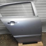 Opel Astra H 5 DOOR Hečbeks aizmugurējā labā durvju gaisma sudraba krāsā 163 / 4AU / GBJ