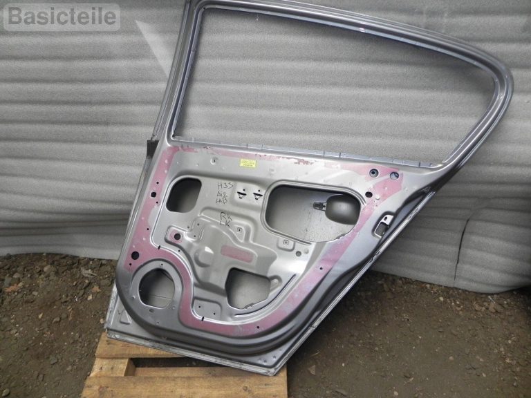 Opel Astra H 5 DOOR Hečbeks aizmugurējā labā durvju gaisma sudraba krāsā 163 / 4AU / GBJ