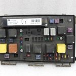 UEC priekšējā drošinātāju kārba Opel Astra H Zafira B 13181658 DY Reset reset