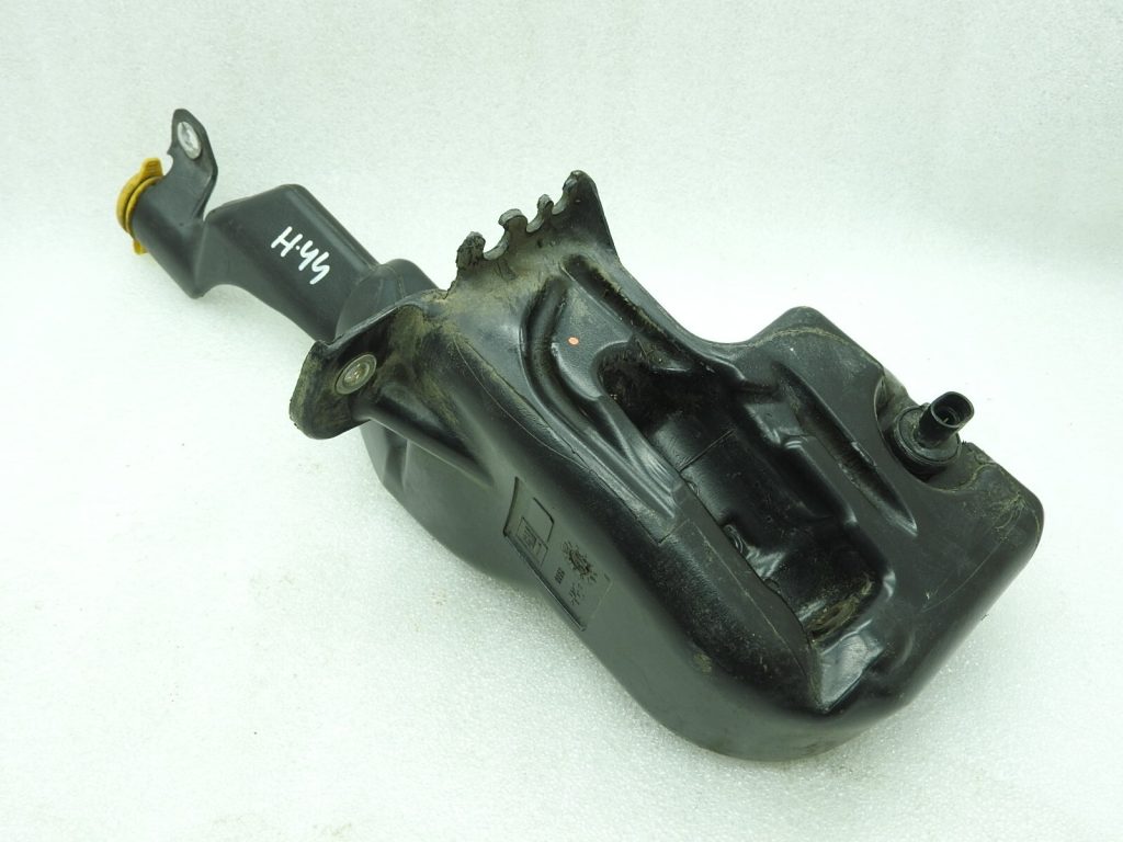Priekšējo stikla tīrītāju šķidruma rezervuārs OPEL ASTRA H 13118158