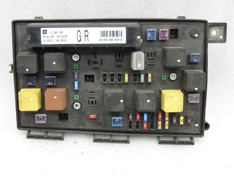 UEC priekšējā drošinātāju kārba Opel Astra H Zafira B 13206745 GR Atiestatīt atiestatīšanu