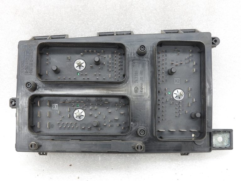UEC priekšējā drošinātāju kārba Opel Astra H Zafira B 13206745 GR Atiestatīt atiestatīšanu